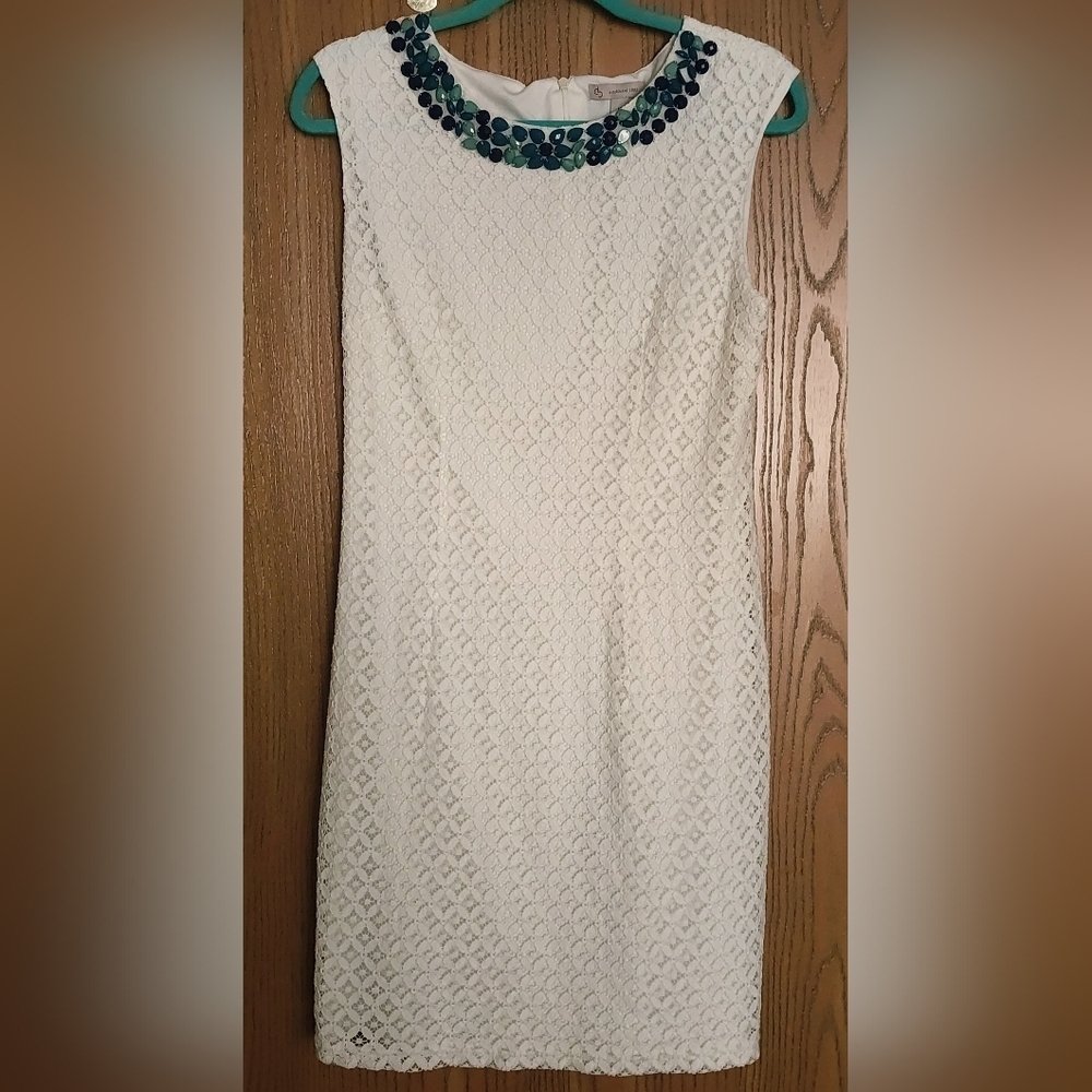 Dressbarn Sleeveless White Lace Dress Back Zip Closure Front Beaded Detail Sz 10